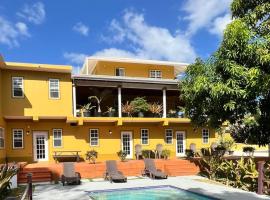 Tropical Apartments Tobago，位于斯卡伯勒的酒店