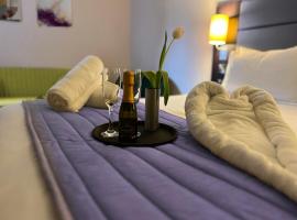 Black Iris Hotel，位于纽波特的酒店