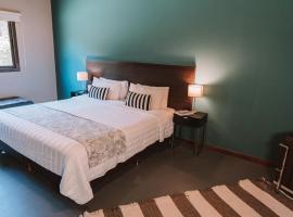 Casa Campus Pilar Suites，位于皮拉尔的酒店