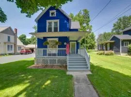 Fire Pit, BBQ and Yard Family Home in Adrian