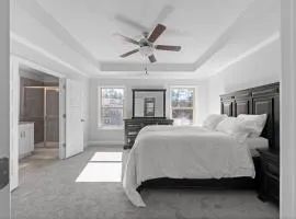 Luxury 2 bedrooms, 2.5 baths