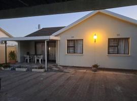 Addai Self Catering Brackenfell Durbanville area，位于开普敦的别墅