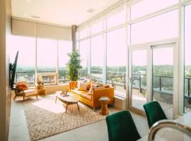 Luxury 2BR Penthouse Apt In Central Halifax