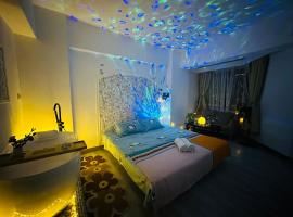The most prosperous seaside seaview apartment in Jomtien(Tub, high speed Wi-Fi, Projector)，位于乔木提恩海滩的低价酒店