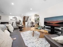 Gorgeous 2-Bed Townhouse with Patio, BBQ & Parking