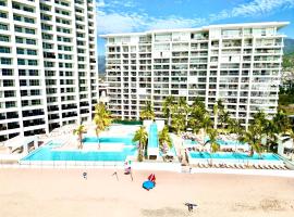 Harbor3008A Spectacular Beachfront Condo by Moikkarentals，位于巴亚尔塔港的分契式公寓