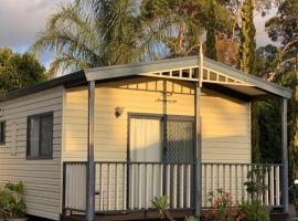 Honey Hush Caravan Park，位于拉弗顿的酒店