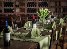 Hotel La Croix Blanche - Bassecourt，位于Bassecourt的酒店