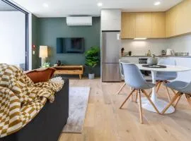 Unbeatable Central City Location 2 bed Single lvl