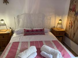 Casa Meraki - Entire Private Suite , 1 bed , Lounge Kitchen , Shower Room & More，位于Bédar的酒店