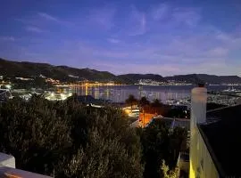 Bougainvillea House - The Heart of Simonstown