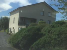 Un havre de paix à la campagne près Vulcania，位于La Goutelle的酒店