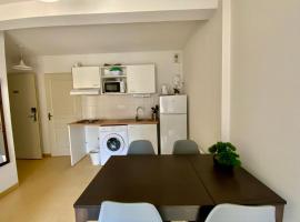 Les Naïades I45 - 2 bedrooms for 5 people !，位于阿韦恩的酒店