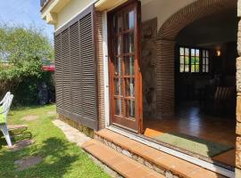 COSTA BRAVA SUITES Casa El Turó de Sagaró，位于萨卡罗的酒店