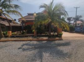 Stay Play Away Residences - 2 bed, East Legon, Accra，位于东勒贡的酒店