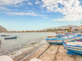 Cozy Apartment In Mondello With Wifi，位于蒙德罗的酒店