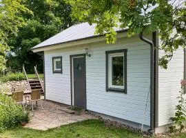 2 Bedroom Cozy Home In Farhult