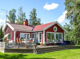 Awesome Home In Värnamo With Kitchen，位于Bor的酒店