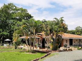 Casa campestre con las comodidades de la ciudad，位于Jamundí的酒店