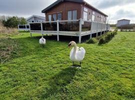 Pemberton Arrondale Lodge, Lakeside View (Haven Lakeland)，位于Flookburgh的木屋