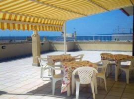 le terrazze sul mare gallipoli，位于加利波利的酒店