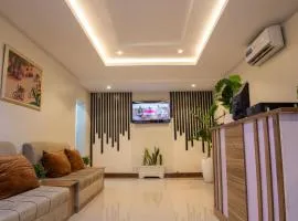 Ifycious Lodge