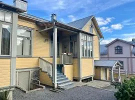 19th century house with parking hall, own entrance and terrace