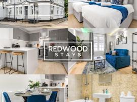 1 Bed 1 Bath Town Center Apartments For Corporates & Contractors, FREE Parking, WiFi & Netflix By REDWOOD STAYS，位于奥尔德肖特的公寓