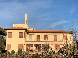 Hotel Park Le Baleari，位于蒂勒尼亚的酒店