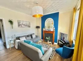 Summer Lane House-3 Bedrooms-Close to M1-Longer Stay-Free Parking