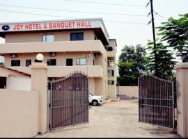 JOY HOTEL AND BANQUET HALL，位于内拉尔的酒店