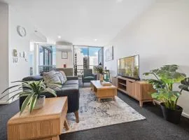 Glorious Central Canberra 1-Bed with Pool & Sauna