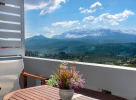 Glikanisos House Nipos - ideal for hikers and families 2bd, 6pl, 10min to beach，位于Nípos的酒店