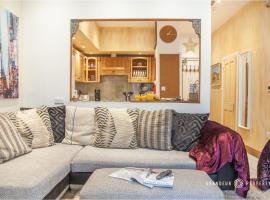 Cosy 1bed Garden View Close to Beach and with Parking - Treetop Suite，位于伯恩茅斯梅里克公园附近的酒店