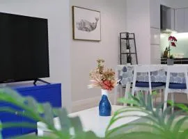 5 pax Santorini Colour Themed Suite at Paradigm Mall,PJ