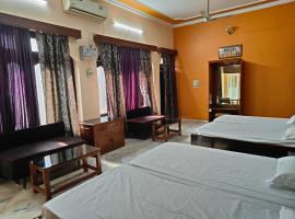 Shantiniketan 4BHK Comfortable Family Stay in Ayodhya，位于Ayodhya的公寓