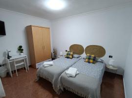 Rincón de Joel Habitación con baño privado，位于拉奥罗塔瓦的酒店