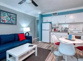 Sunset Beach Suites at Madeira Beach! Pet Friendly with Summer Breezes! - Suite 6