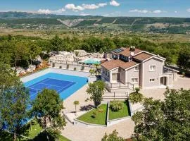 Awesome Home In Poljica With Sauna