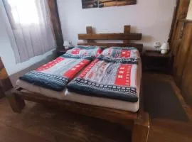 Ubytování v klimatizovaných chatičkách Štít