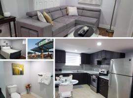 Luxurious 1BR-1BA Apartment Bright Spacious with free parking，位于布兰普顿的酒店