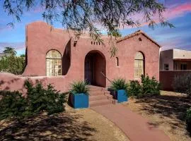 Historic 3BD 2BA Tucson Bungalow, Steps to UofA, Low Summer Rates!