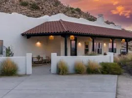 Boulder Surrounded Escape- ANOTHERdeserthouse