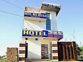 OYO Hotel Red Royals，位于Hānsi的酒店