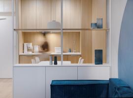 Seaside Garden Blue，位于斯维诺乌伊希切的带泳池的酒店