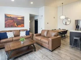 6K Top Floor Moab RedCliff Condo, POOL & HOT TUB