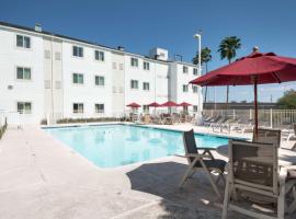 Motel 6-Brownsville, TX，位于布朗斯维尔的酒店