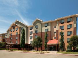 俄克拉荷马城机场唐普雷斯套房酒店，位于俄克拉何马城的酒店