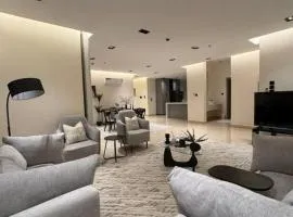 Luxury furnished apartment شقة فاخرة الخبر-الحمراء