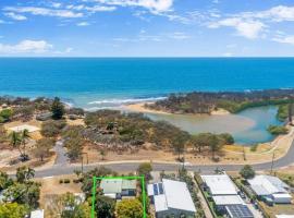 Beach Shack by the Sea Innes Park，位于Pemberton的酒店